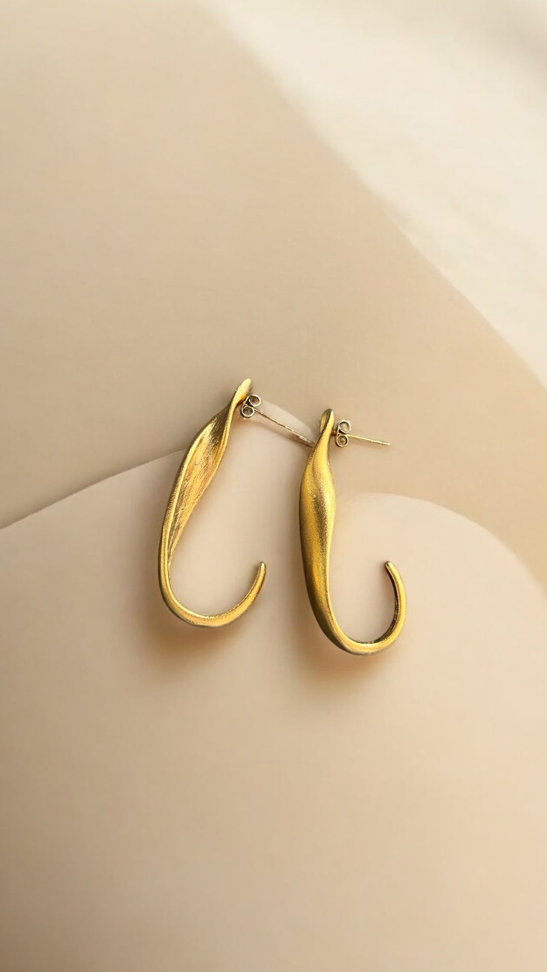 Arisa Gold Earrings