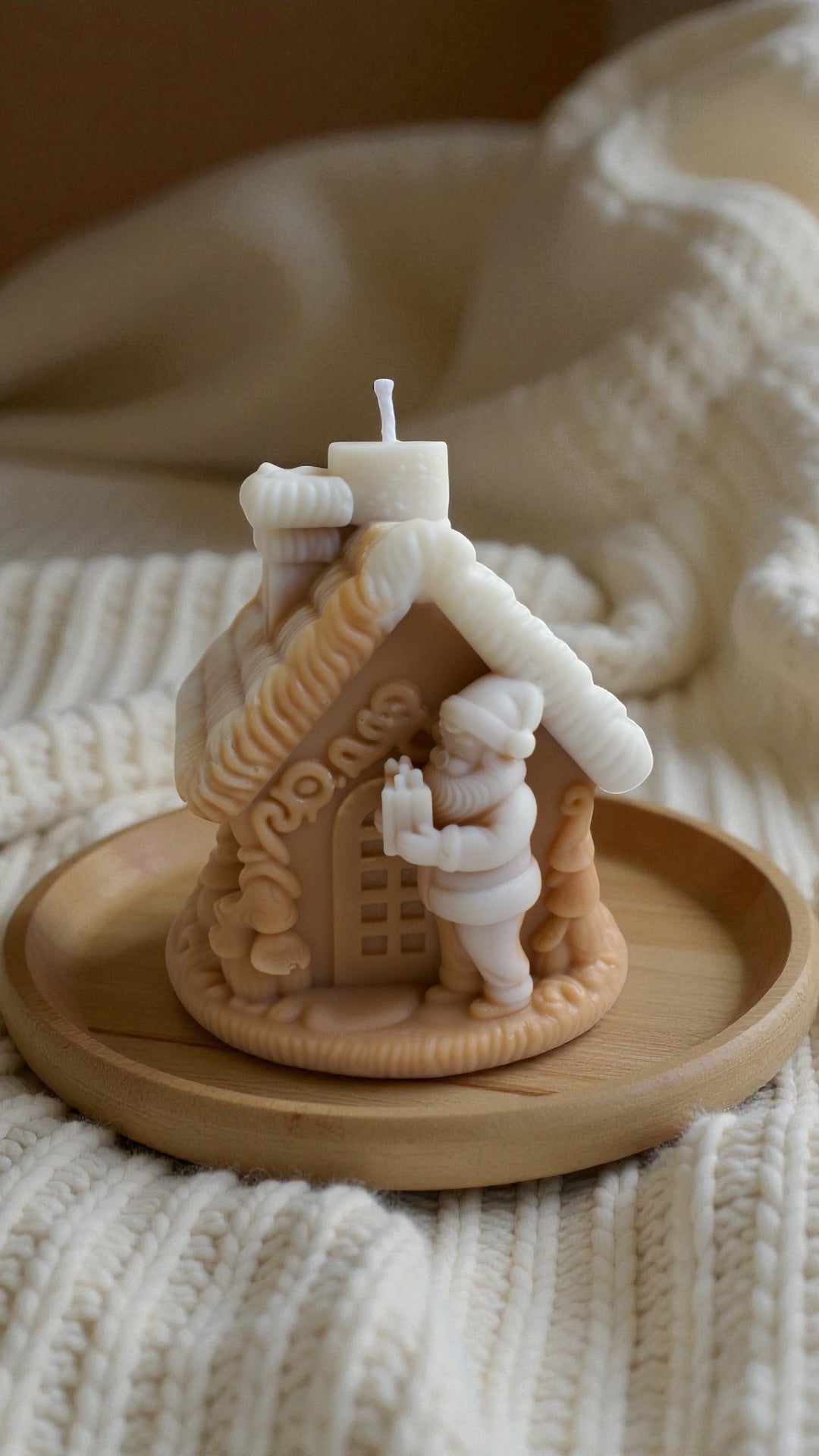 The little house of Santa candle