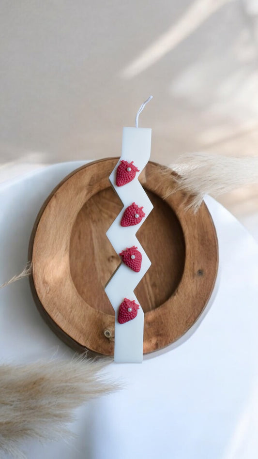 Easter candle Strawberry