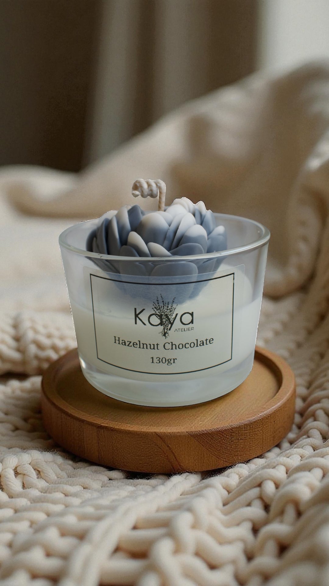 Winter kisses candle