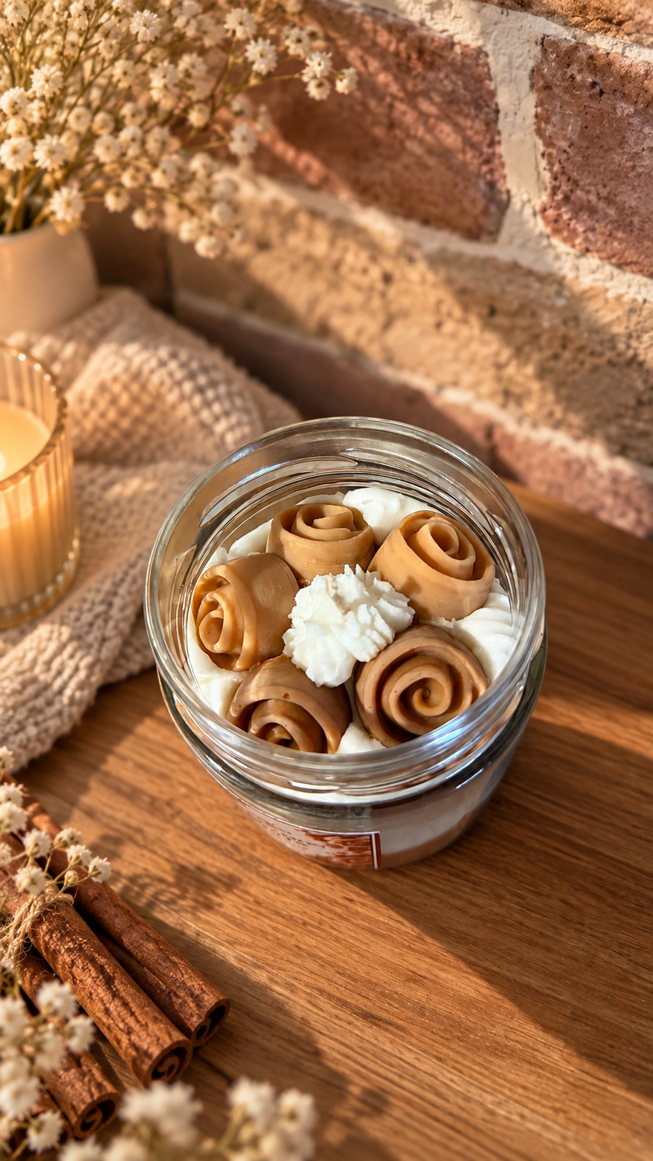 Cinnamon Rolls candle