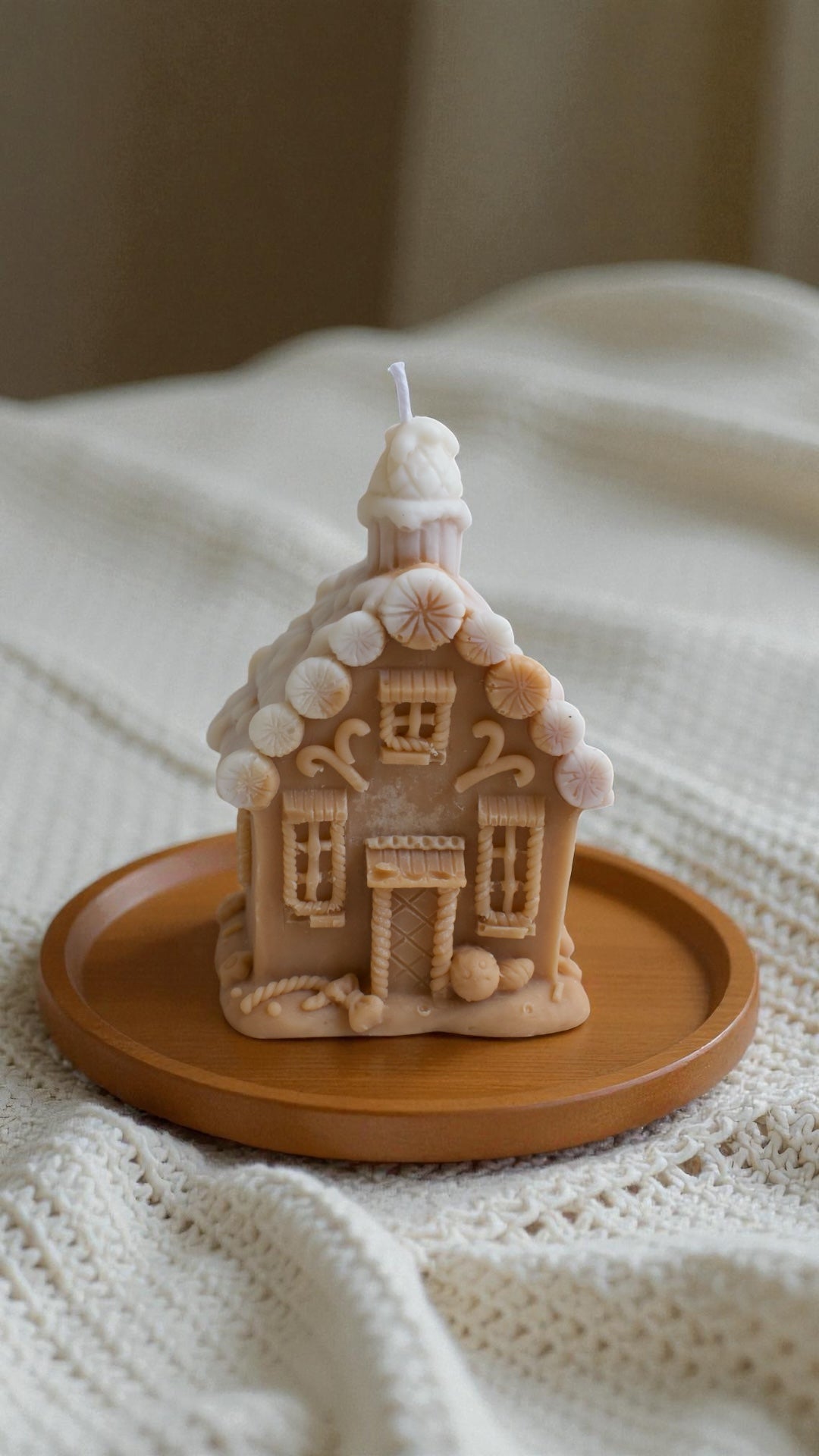 Winter house candle